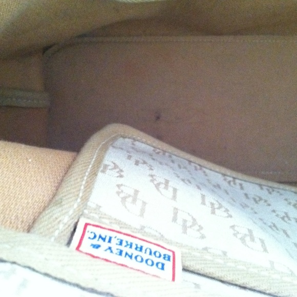 SOLD Dooney & Bourke Tulip Tassel Tote - Picture 5 of 5